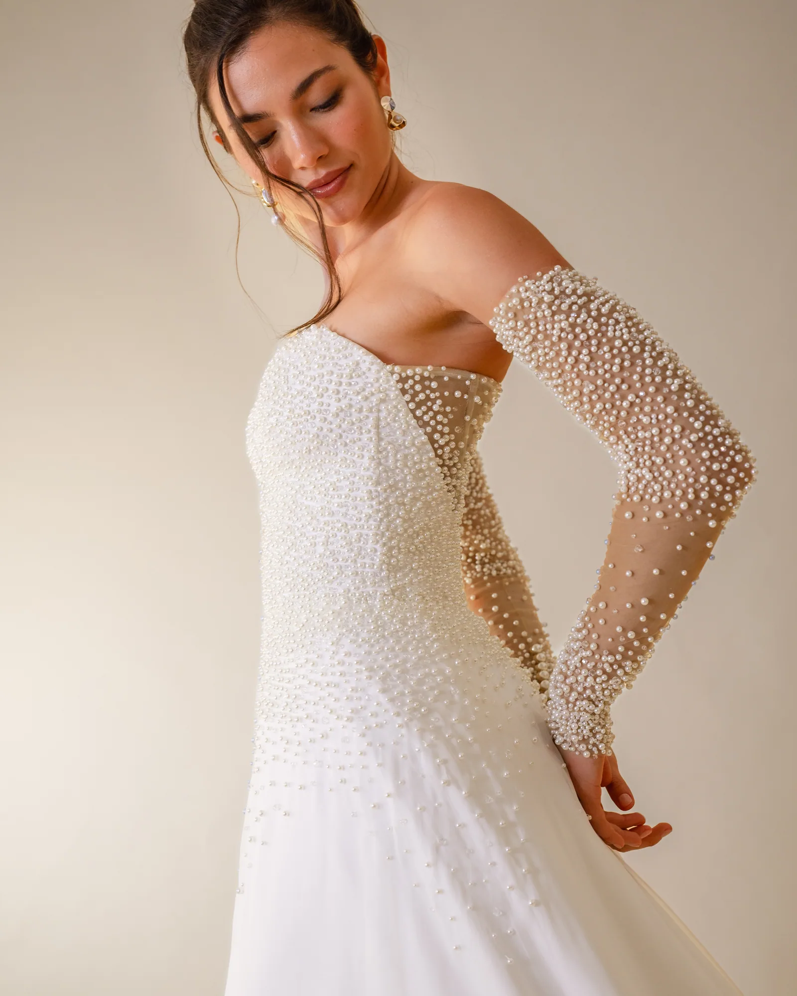 Vestido de noiva Thury, em musseline de seda, visto de frente